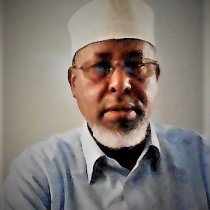 Dr. Abdullahi Sheek Manur (C) Dr. Abdullahi Files